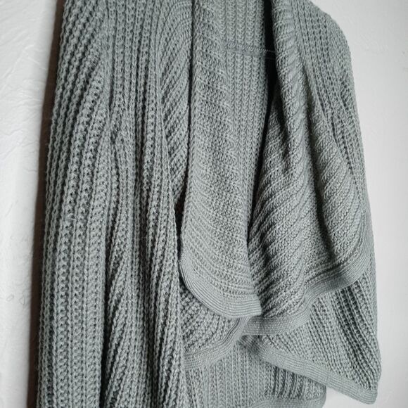 BB Dakota Gray Waterfall Knit Cardigan - Picture 2 of 5
